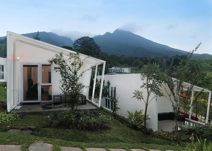 Leuweung Geledegan Hotel Bogor